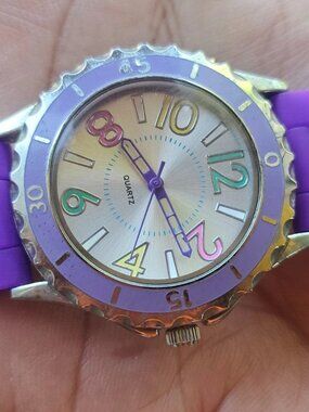 Fashion Wristwatch Purple Tone Rubber Strap Band Quartz Analog Wrist Watch